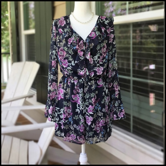 Xhilaration Dresses & Skirts - Xhileration Long Sleeve Floral Romper